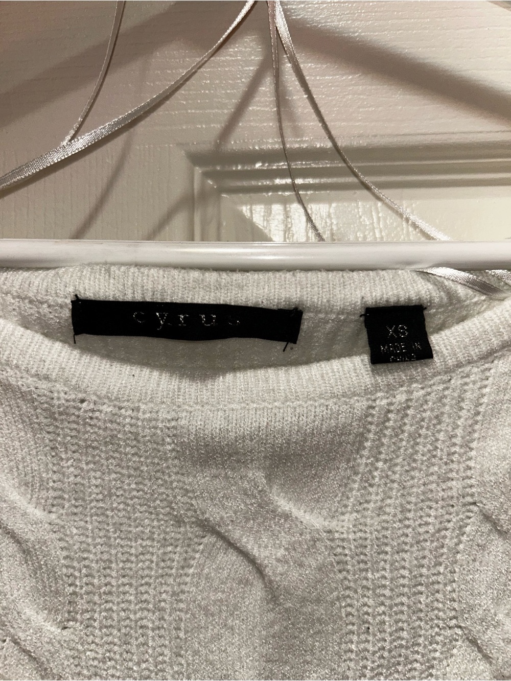 Cyrus Classic Cable Knit Women's Sweater - White - Picture 2 of 3